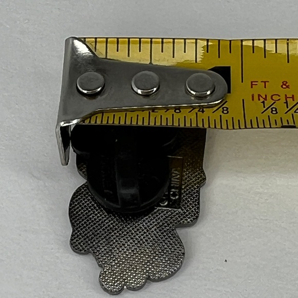 Disney Pin 100 Years of Magic Mickey Painting Walt Disney World 2001 Vintage - Picture 5 of 5